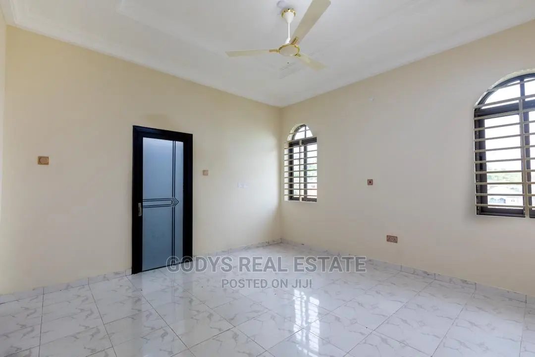 2bdrm Apartment in Old Barrier, Weija for rent