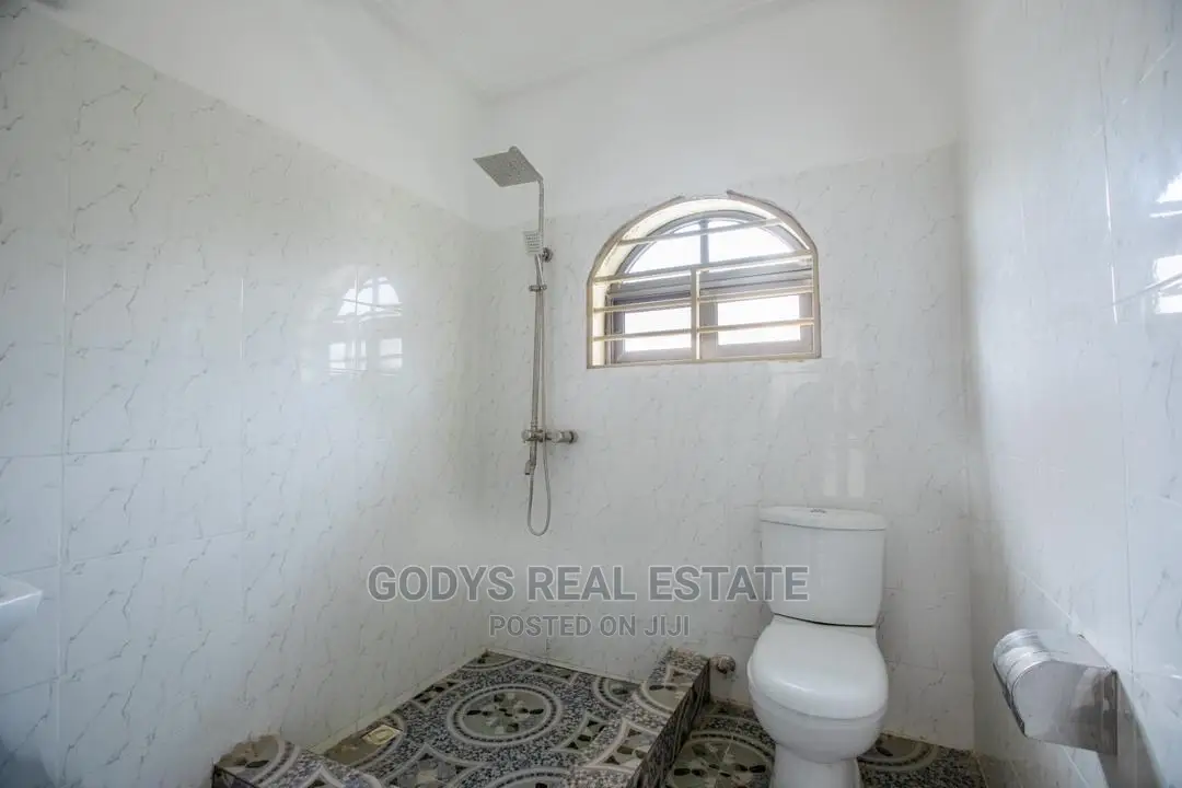 2bdrm Apartment in Old Barrier, Weija for rent