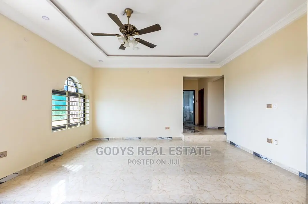 2bdrm Apartment in Old Barrier, Weija for rent