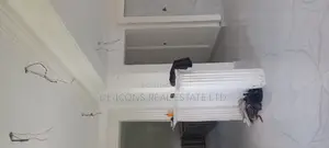3bdrm Mansion in De-Icons Real Estate, Awutu Senya East Municipal