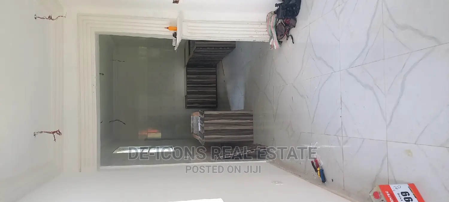 3bdrm Mansion in De-Icons Real Estate, Awutu Senya East Municipal