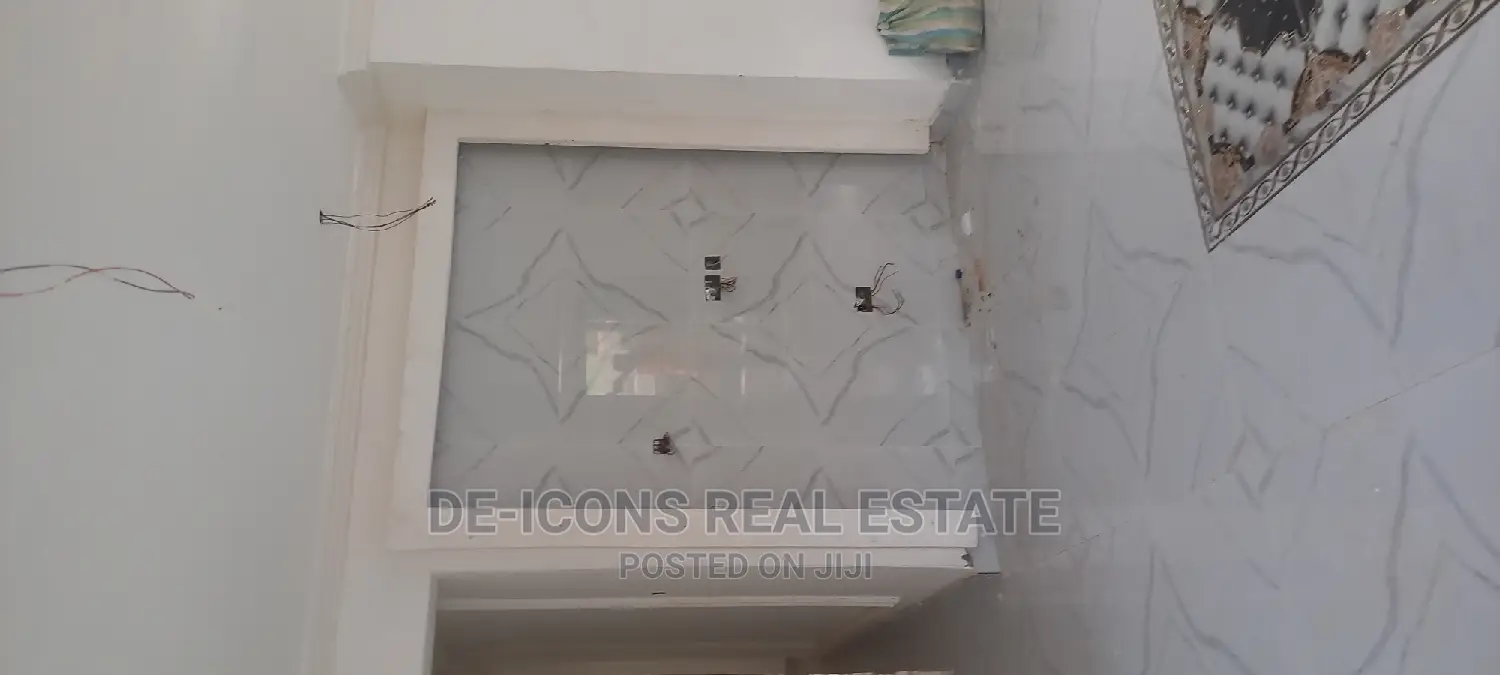 3bdrm Mansion in De-Icons Real Estate, Awutu Senya East Municipal