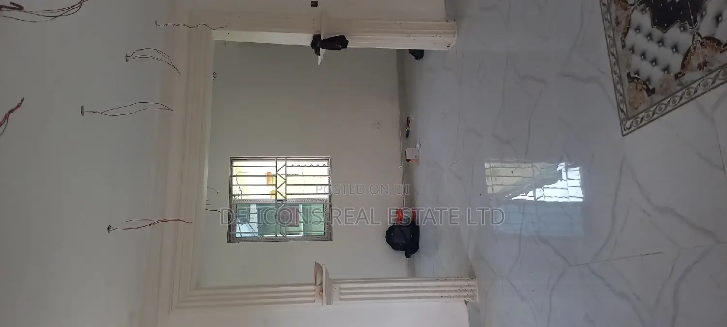 3bdrm Mansion in De-Icons Real Estate, Awutu Senya East Municipal