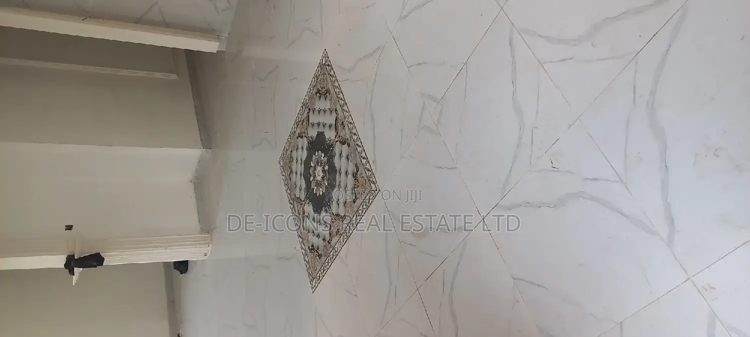 3bdrm Mansion in De-Icons Real Estate, Awutu Senya East Municipal