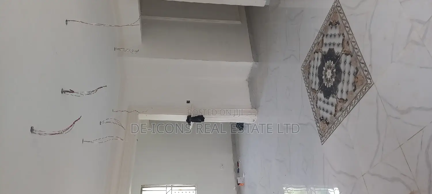 3bdrm Mansion in De-Icons Real Estate, Awutu Senya East Municipal