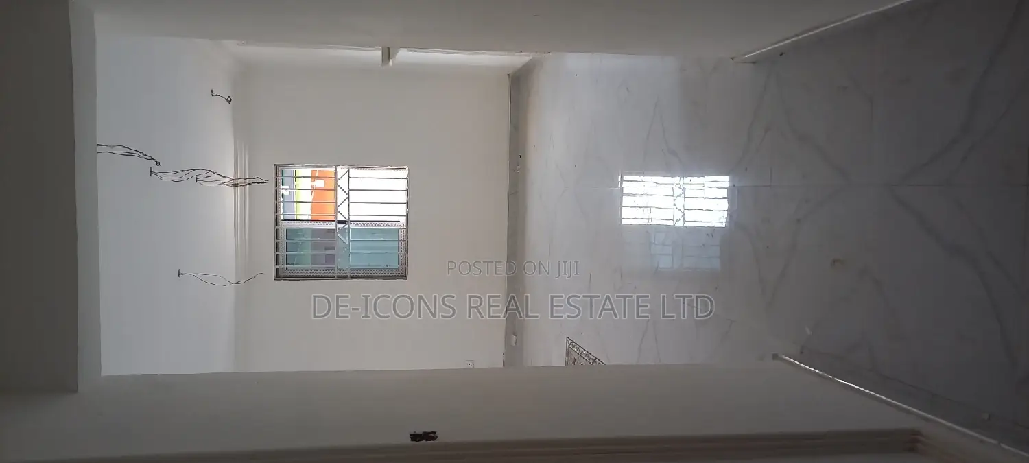 3bdrm Mansion in De-Icons Real Estate, Awutu Senya East Municipal