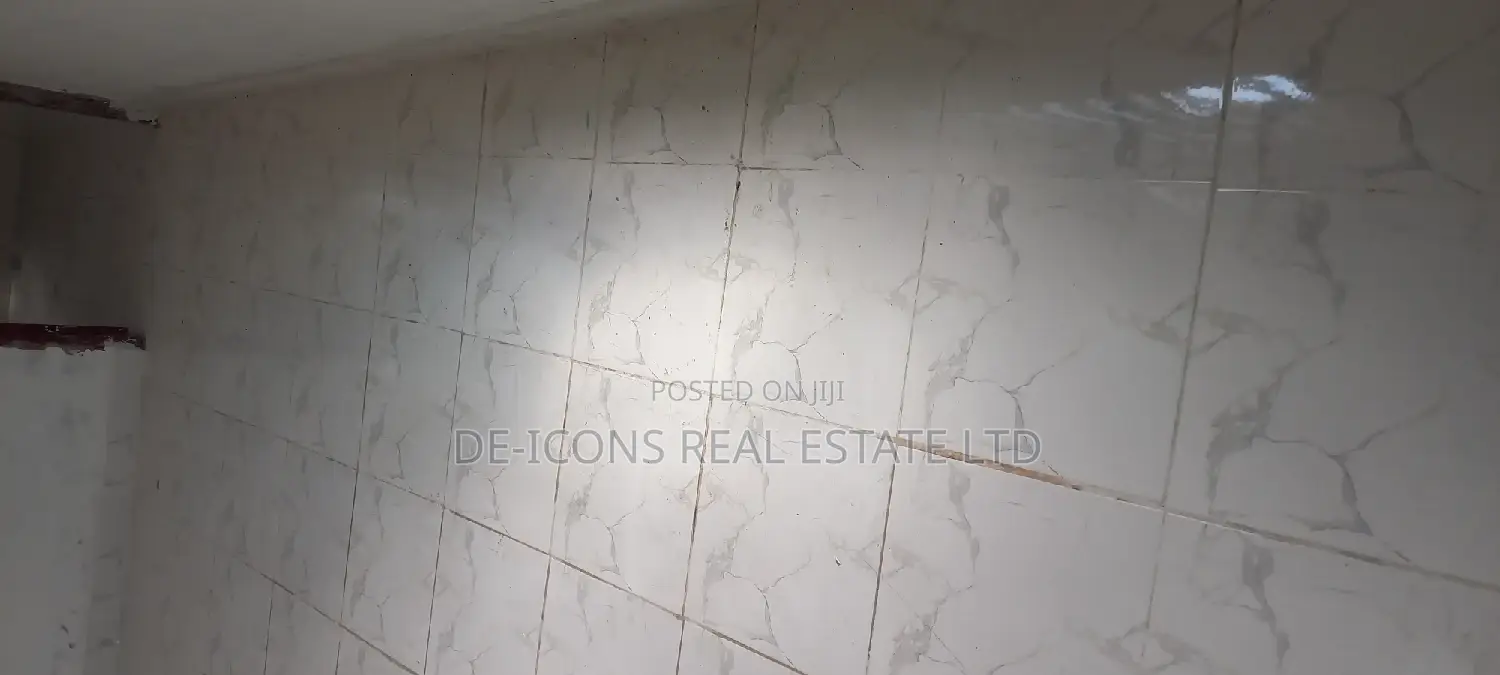 3bdrm Mansion in De-Icons Real Estate, Awutu Senya East Municipal