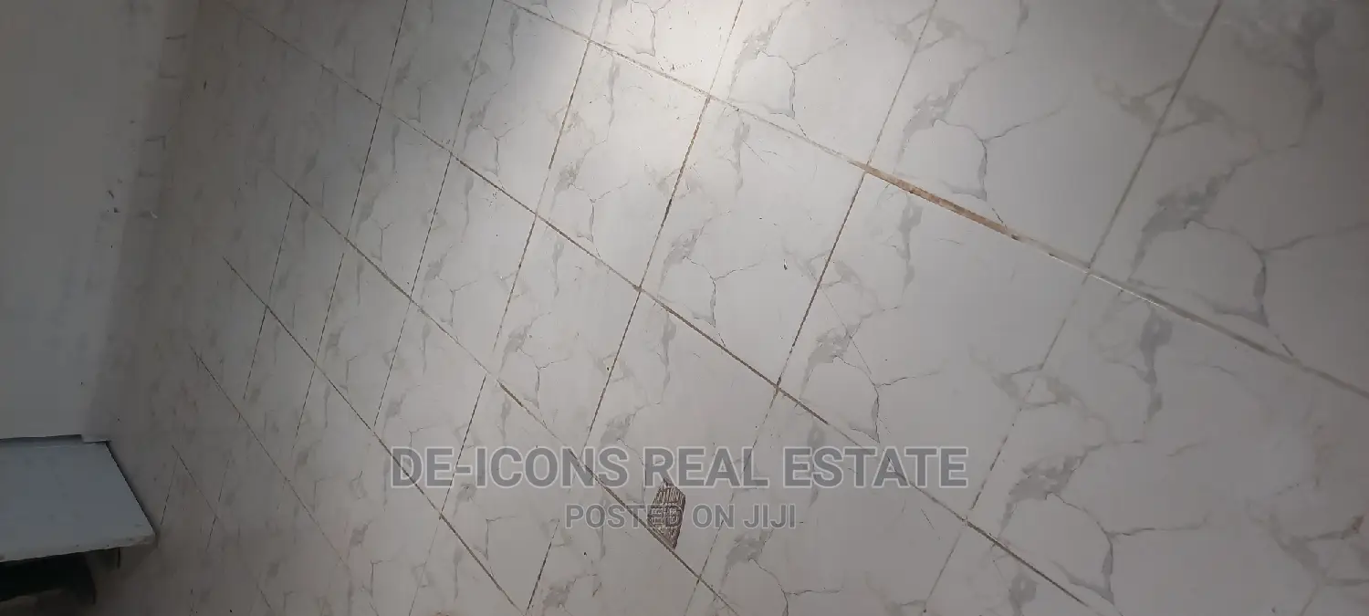 3bdrm Mansion in De-Icons Real Estate, Awutu Senya East Municipal