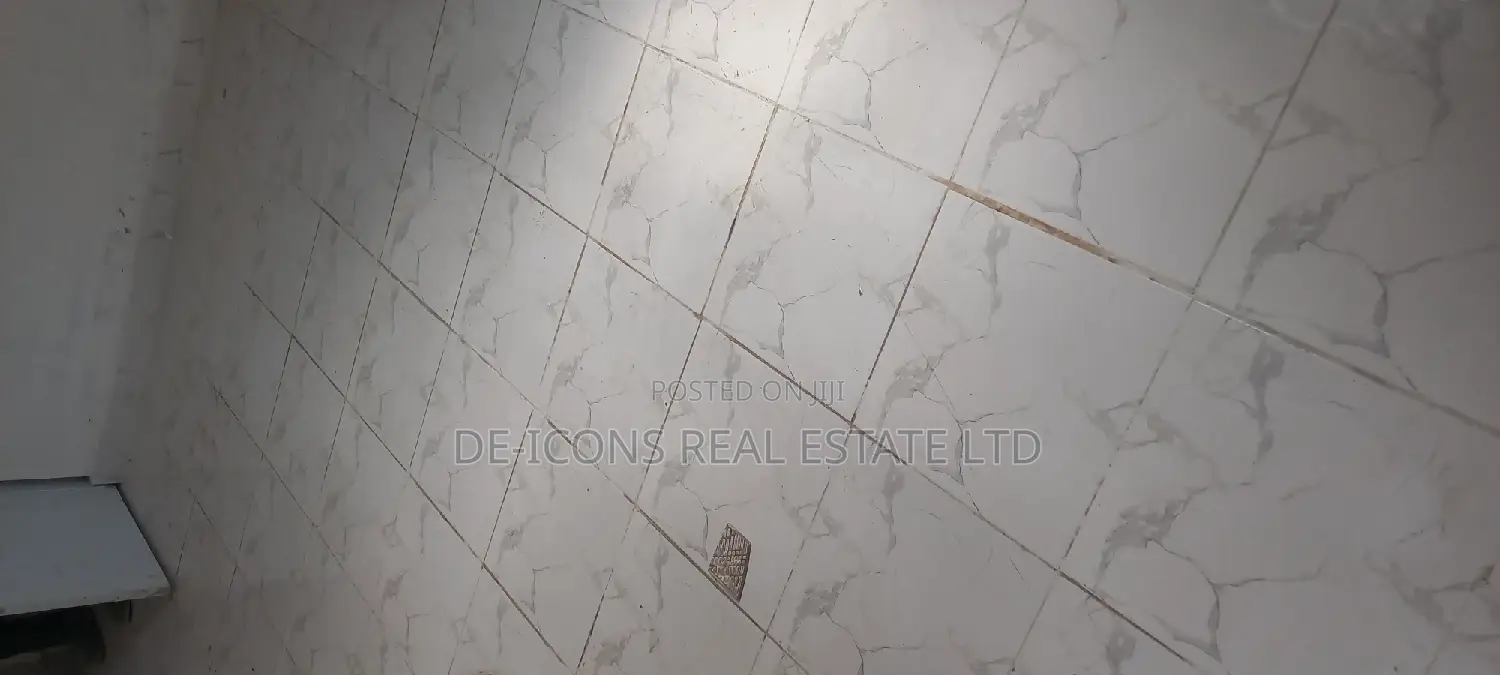 3bdrm Mansion in De-Icons Real Estate, Awutu Senya East Municipal