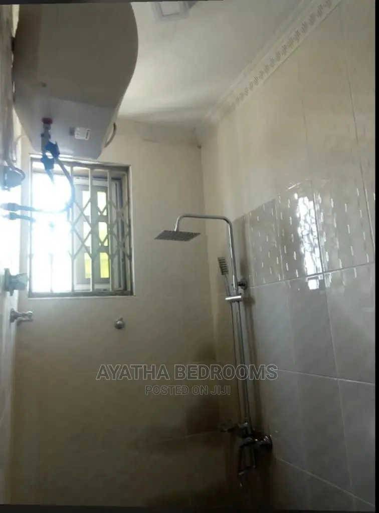 4bdrm House in Ayathar Bedroom, New Town for Sale