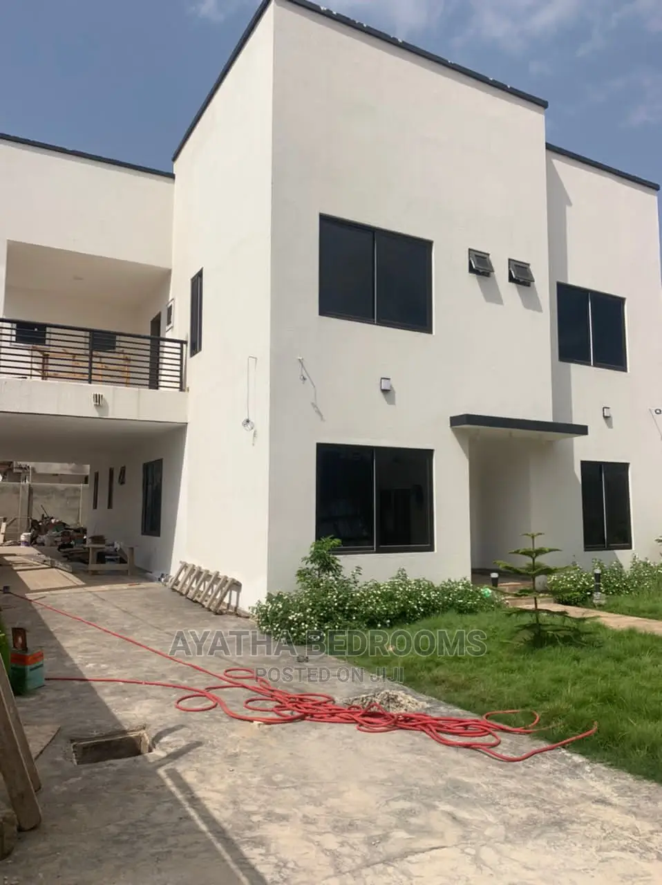 4bdrm House in Ayathar Bedroom, New Town for Sale
