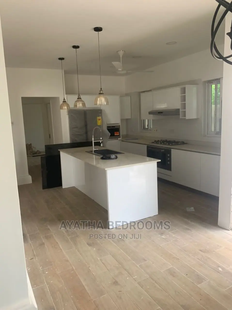 4bdrm House in Ayathar Bedroom, New Town for Sale