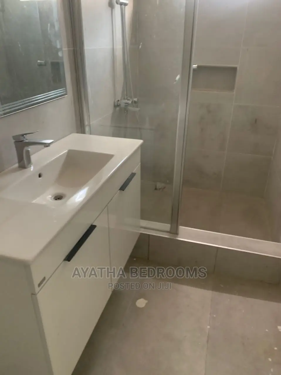 4bdrm House in Ayathar Bedroom, New Town for Sale