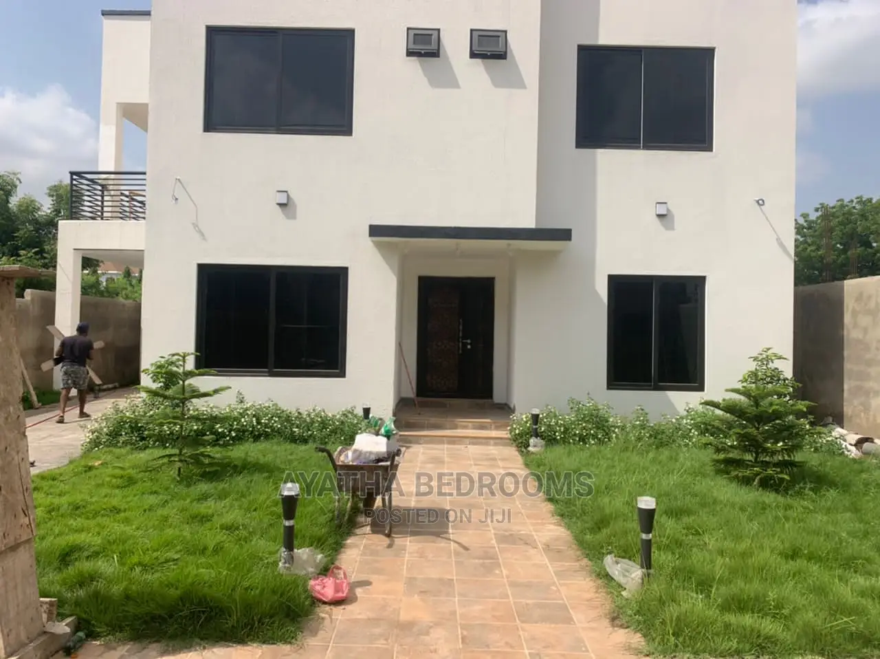 4bdrm House in Ayathar Bedroom, New Town for Sale