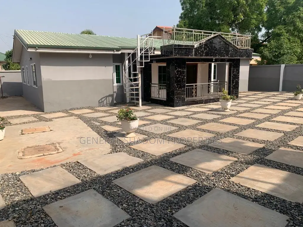 3bdrm House in Suadom Properties, Baatsona Total for rent