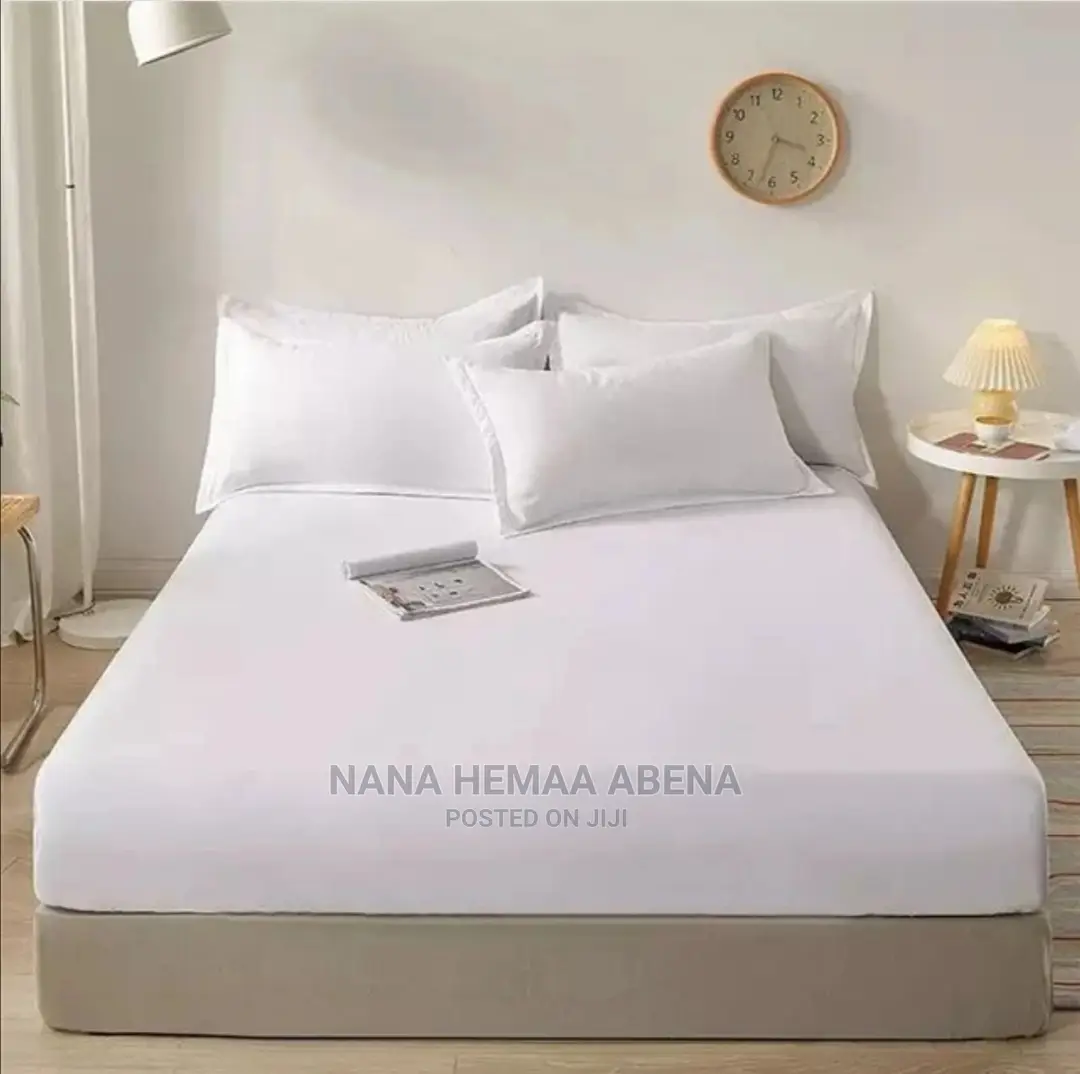Queen/King Size White Fitted Bedsheet