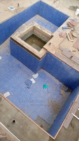 Swimming Pool Jacuzzi