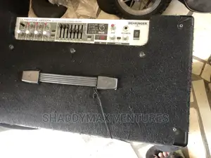 Behringer Keyboard Combo
