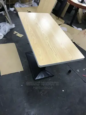 Quality Bar Table