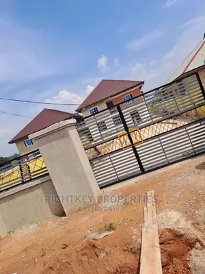 5bdrm Duplex in Rightkey, Kumasi Metropolitan for Sale