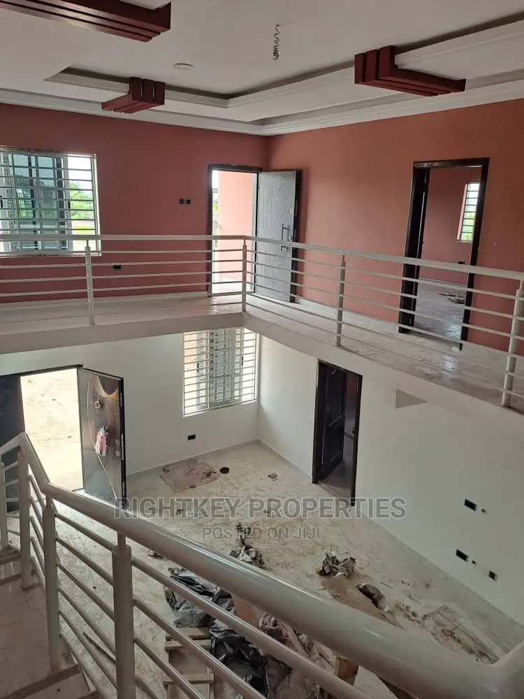 5bdrm Duplex in Rightkey, Kumasi Metropolitan for Sale
