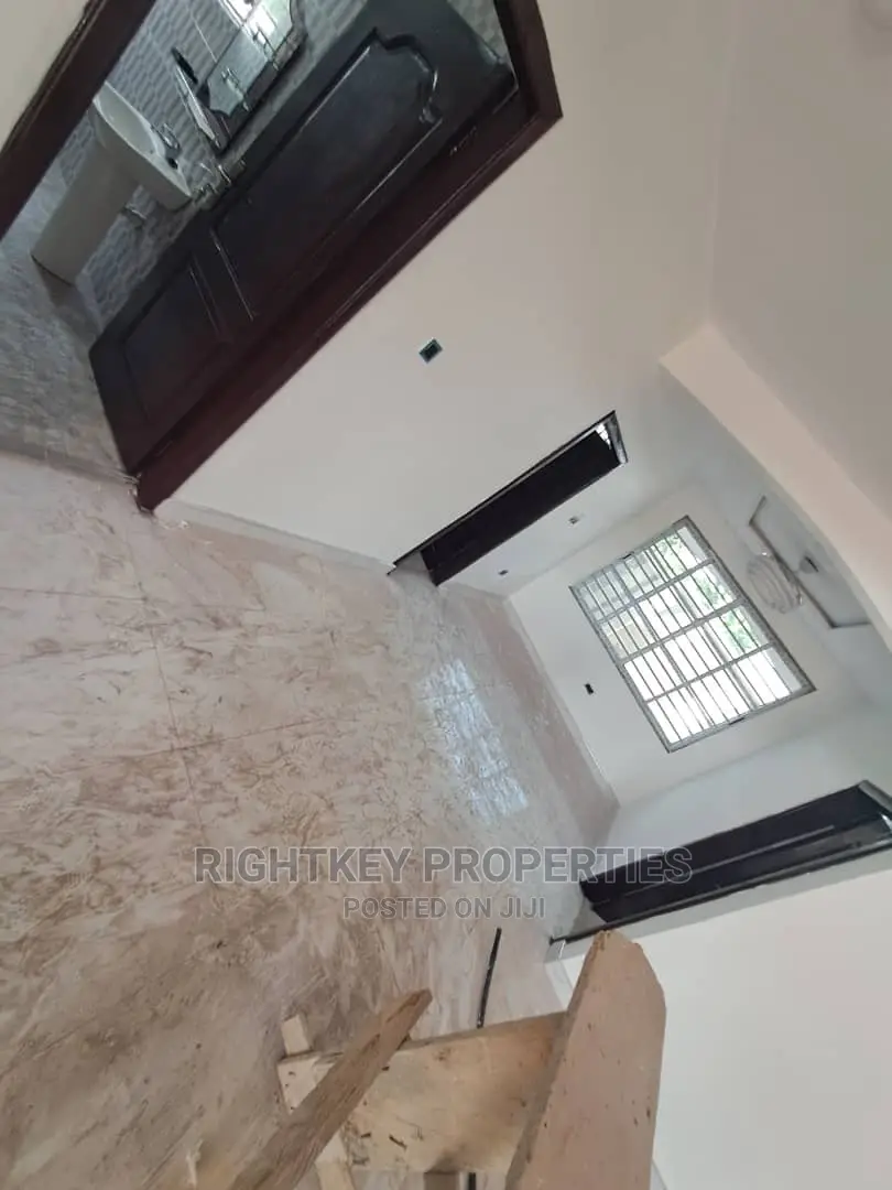 5bdrm Duplex in Rightkey, Kumasi Metropolitan for Sale