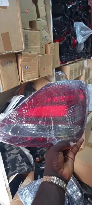 Mercedes Benz W205 C300 2016-2019 Normal TAILLIGHT Available