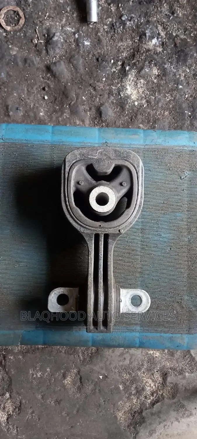 Honda CR-V 2010-2015 ENGINE SEAT/MOUNT for Sale