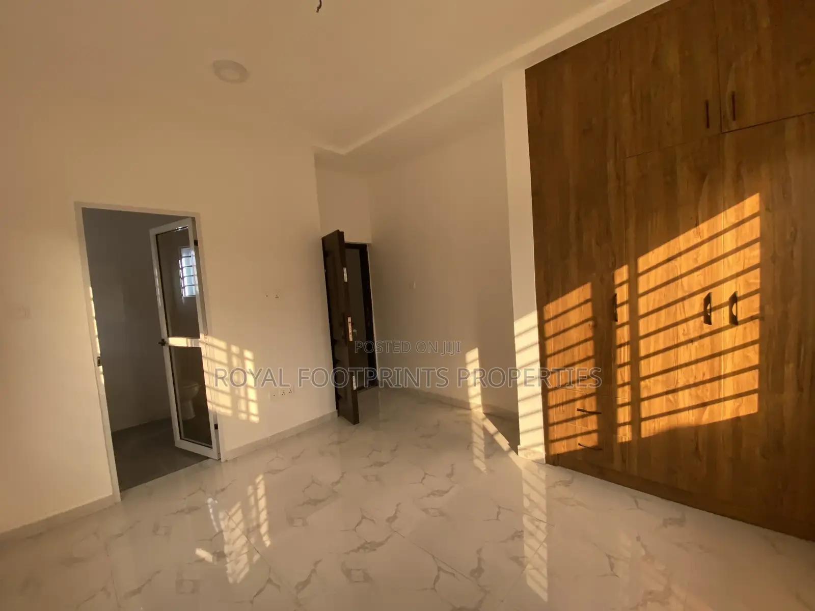 3bdrm House in Royal Footprints, Lake Side Estate for sale