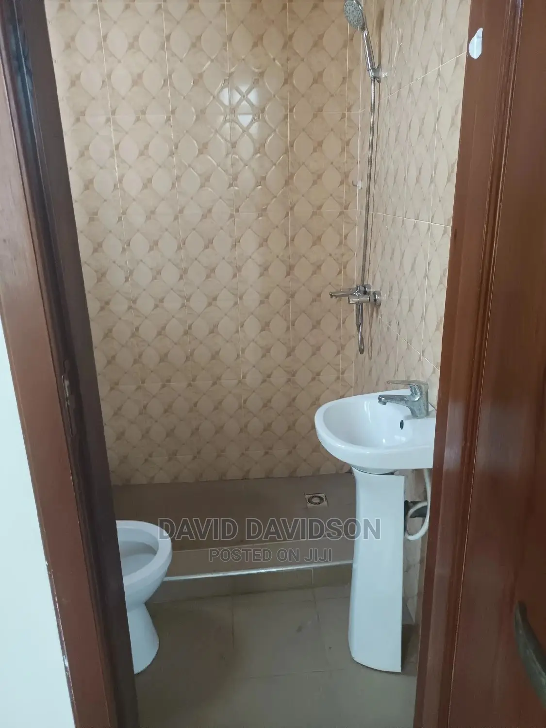 Mini Flat in Chamber And Hall, Tema Metropolitan for rent