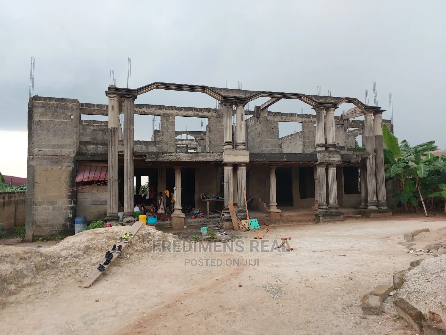 8bdrm Apartment in Fredimens Real, Kumasi Metropolitan for Sale