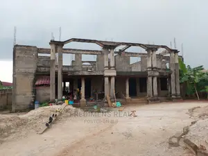 8bdrm Apartment in Fredimens Real, Kumasi Metropolitan for Sale