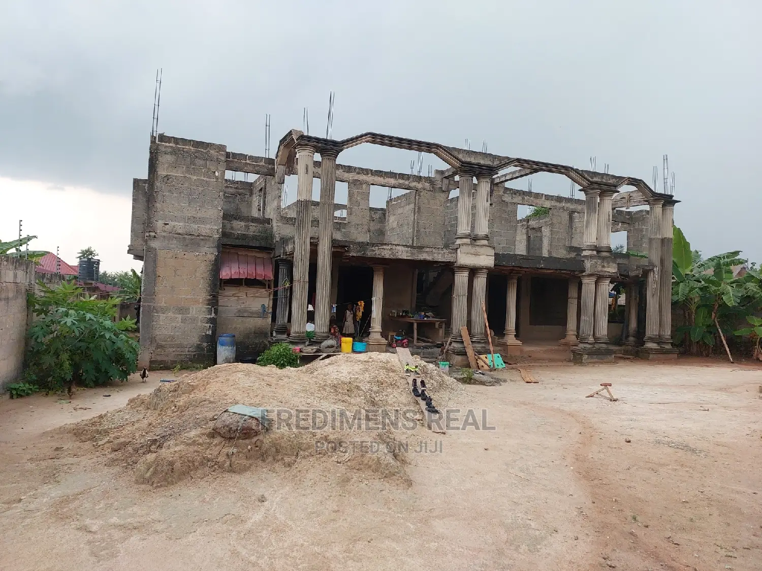 8bdrm Apartment in Fredimens Real, Kumasi Metropolitan for Sale