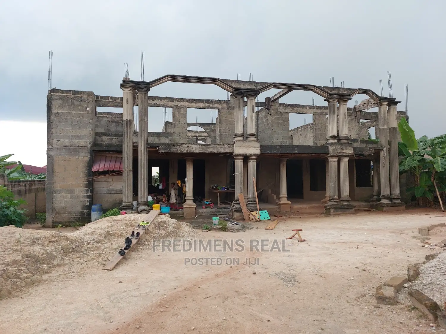 8bdrm Apartment in Fredimens Real, Kumasi Metropolitan for Sale