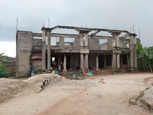 8bdrm Apartment in Fredimens Real, Kumasi Metropolitan for Sale