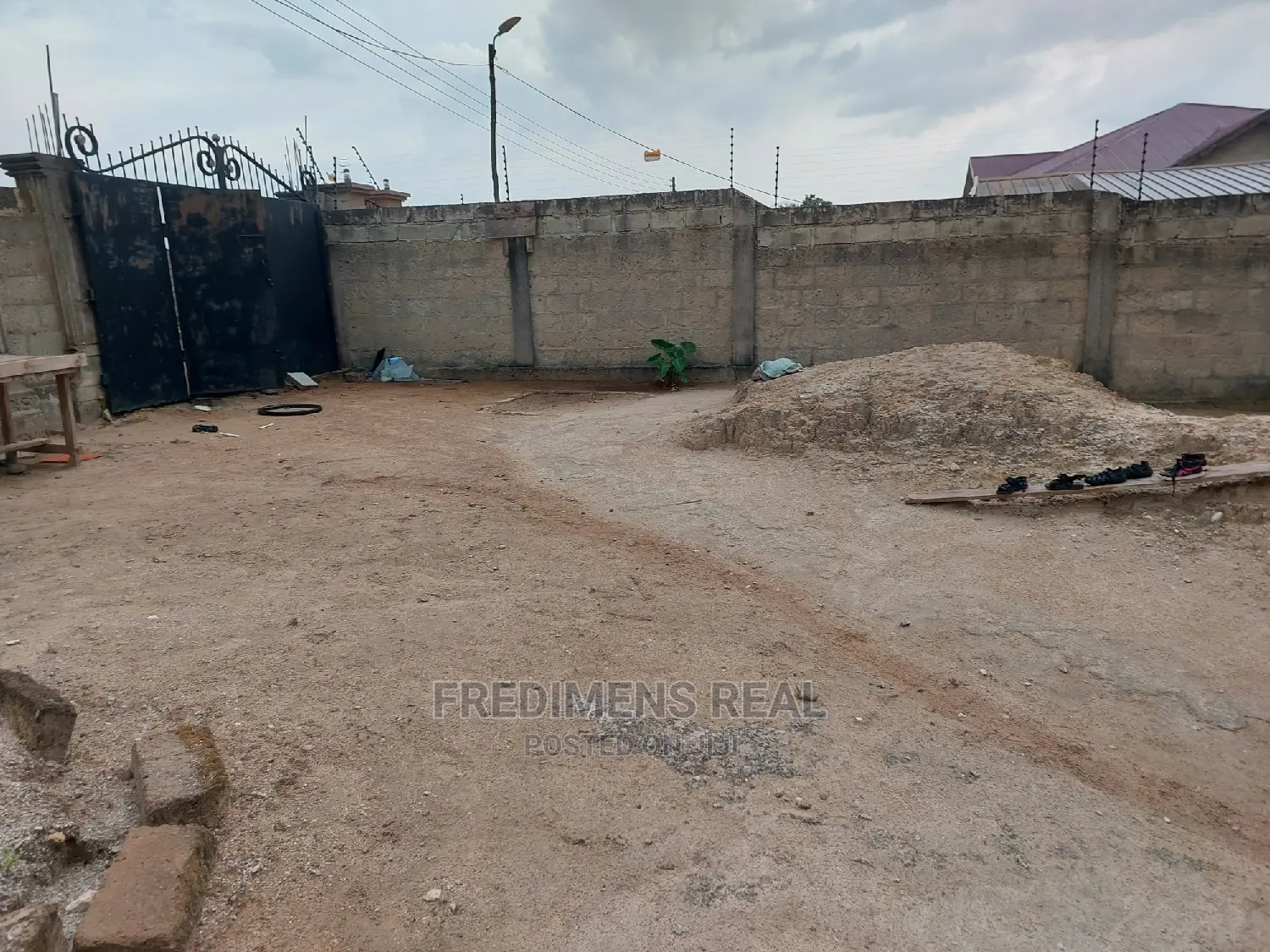 8bdrm Apartment in Fredimens Real, Kumasi Metropolitan for Sale