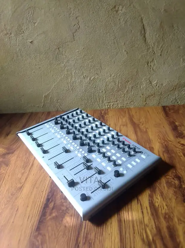Dj's and Ableton Live Midi Controller /Vestax VCM 600 for sale