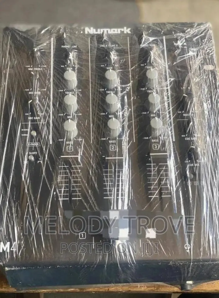 Numark M4 3 Channel Scratch DJ Mixer, Rack Mountable