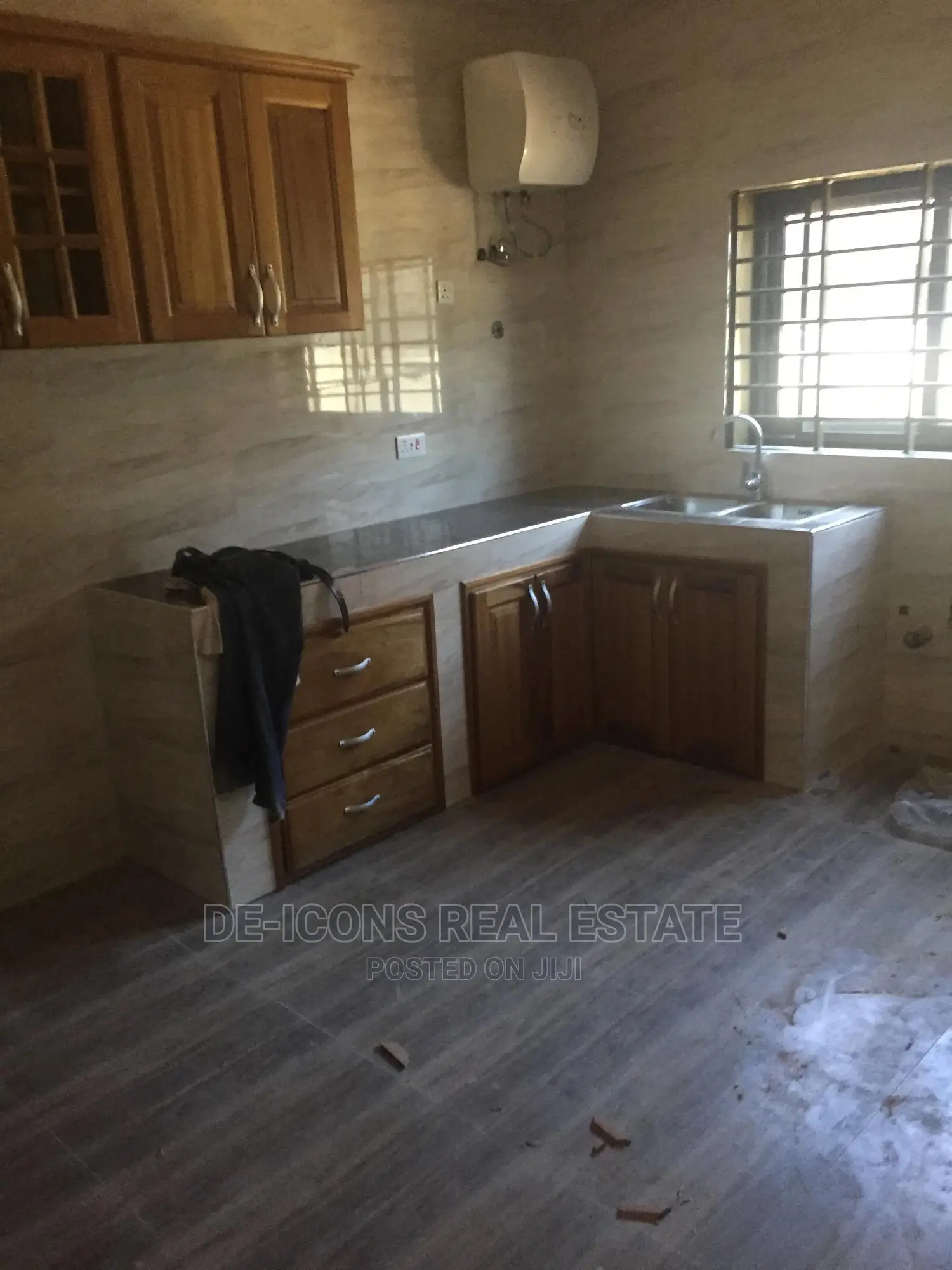 2bdrm House in De-Icons Real, Awutu Senya East Municipal for rent
