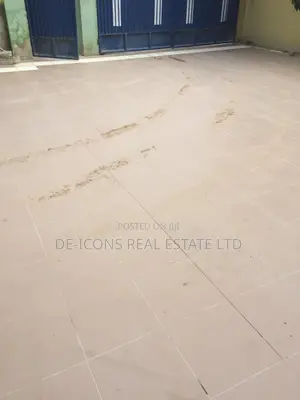 3bdrm Duplex in De-Icons Real, Awutu Senya East Municipal for rent