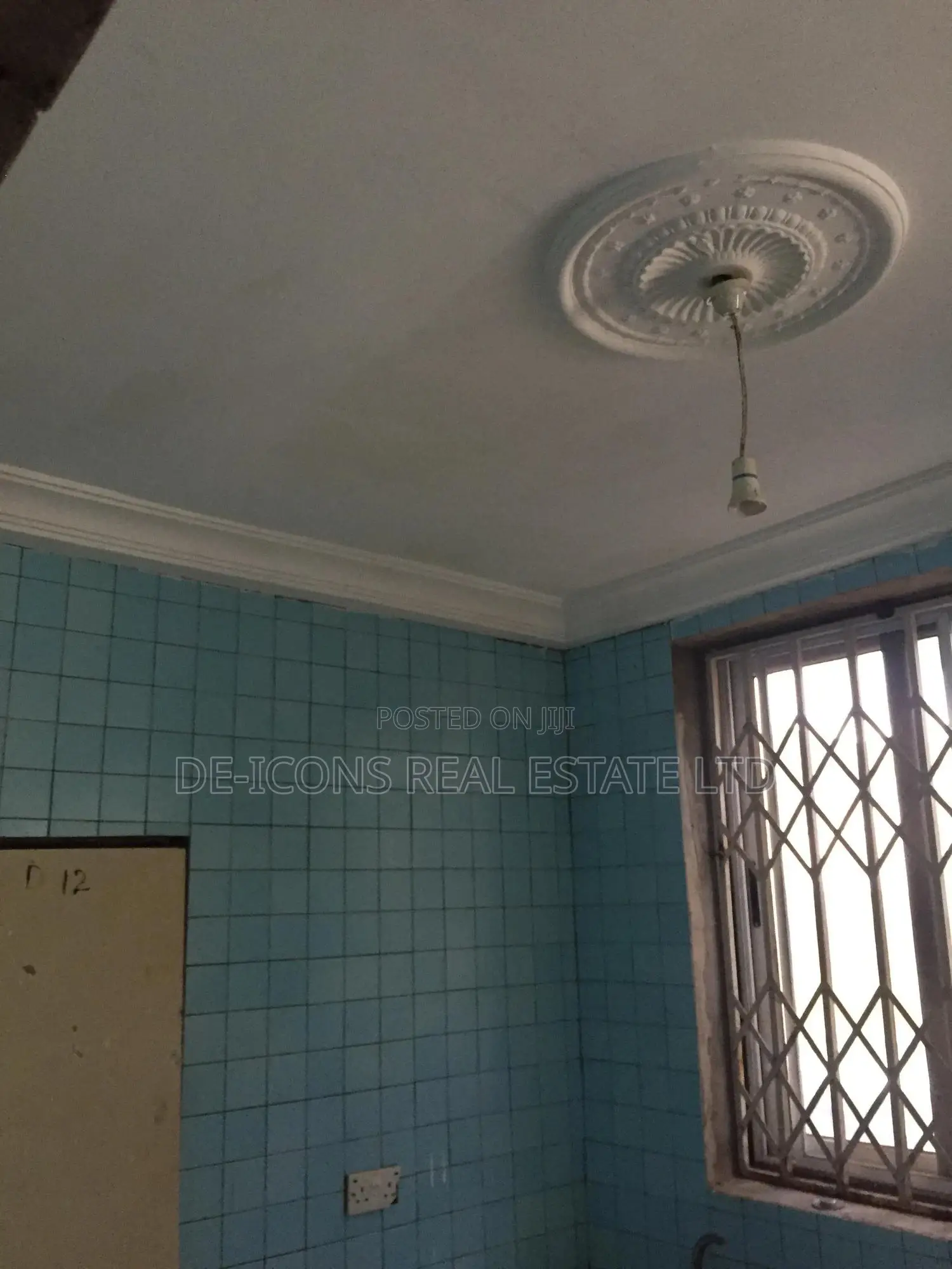 3bdrm Duplex in De-Icons Real, Awutu Senya East Municipal for rent