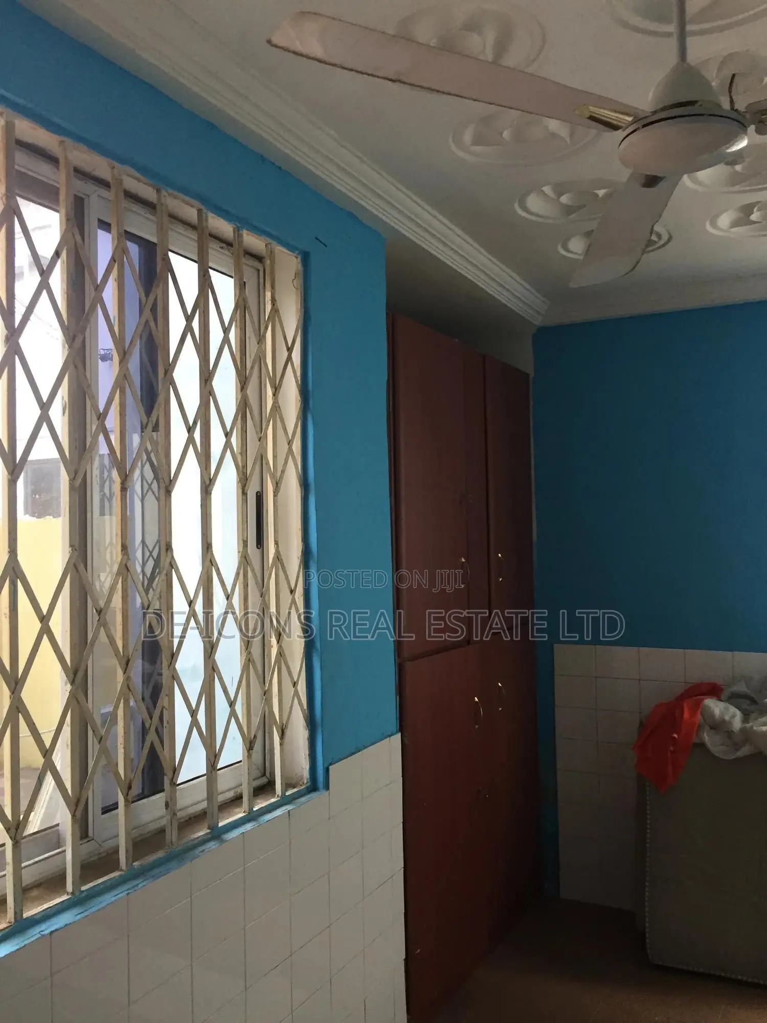 3bdrm Duplex in De-Icons Real, Awutu Senya East Municipal for rent