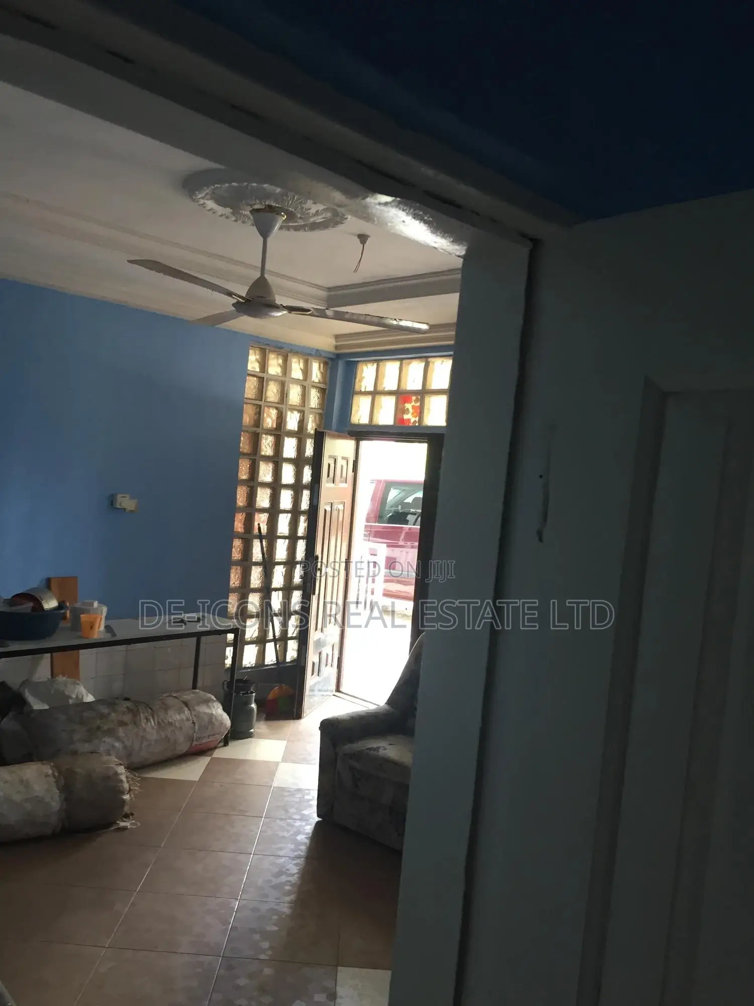 3bdrm Duplex in De-Icons Real, Awutu Senya East Municipal for rent