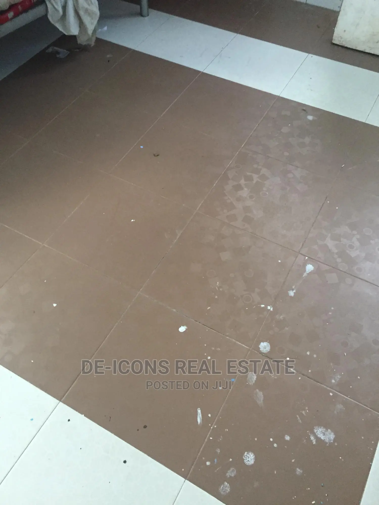 3bdrm Duplex in De-Icons Real, Awutu Senya East Municipal for rent