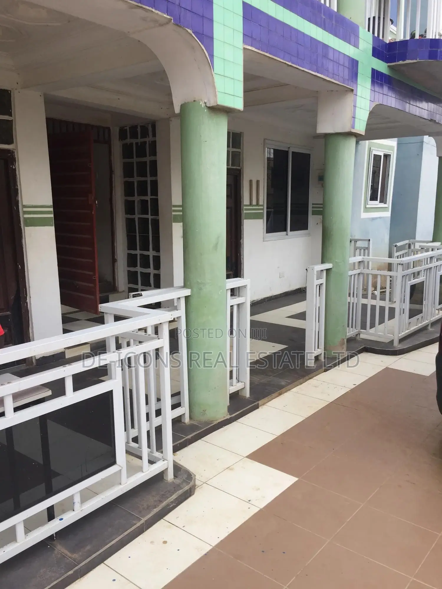 3bdrm Duplex in De-Icons Real, Awutu Senya East Municipal for rent