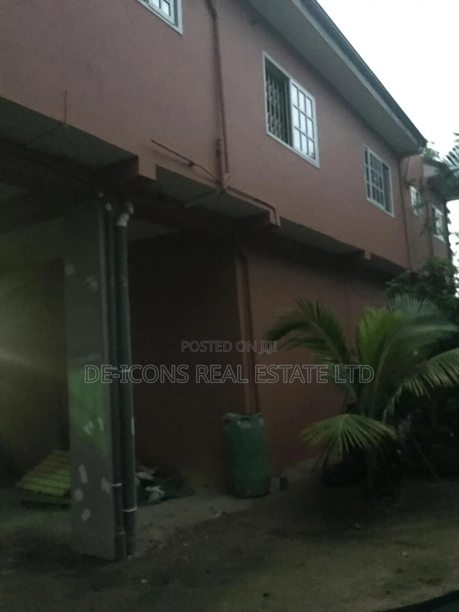 2bdrm Duplex in De- Icons Real, Awutu Senya East Municipal for rent
