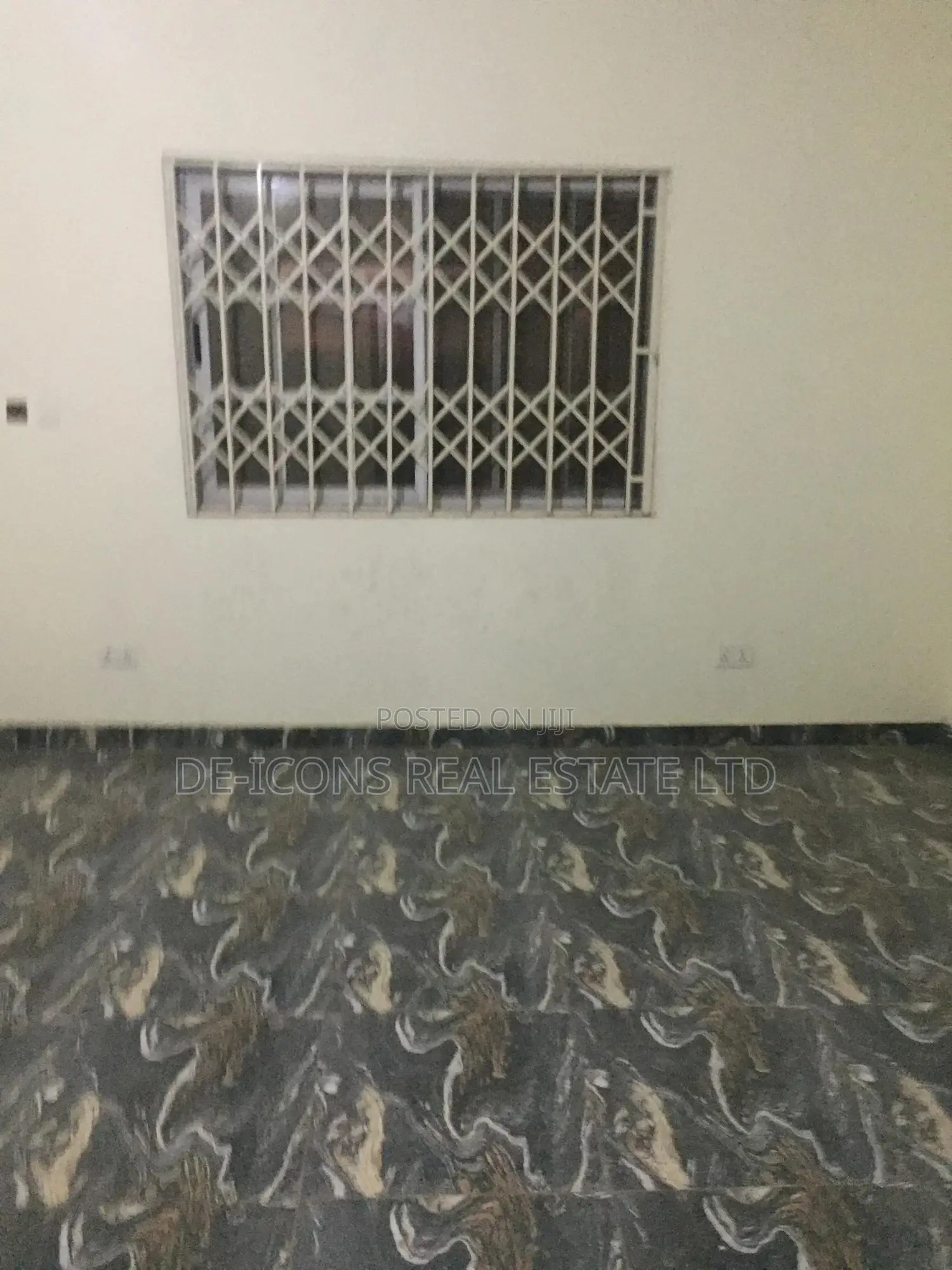 2bdrm Duplex in De- Icons Real, Awutu Senya East Municipal for rent