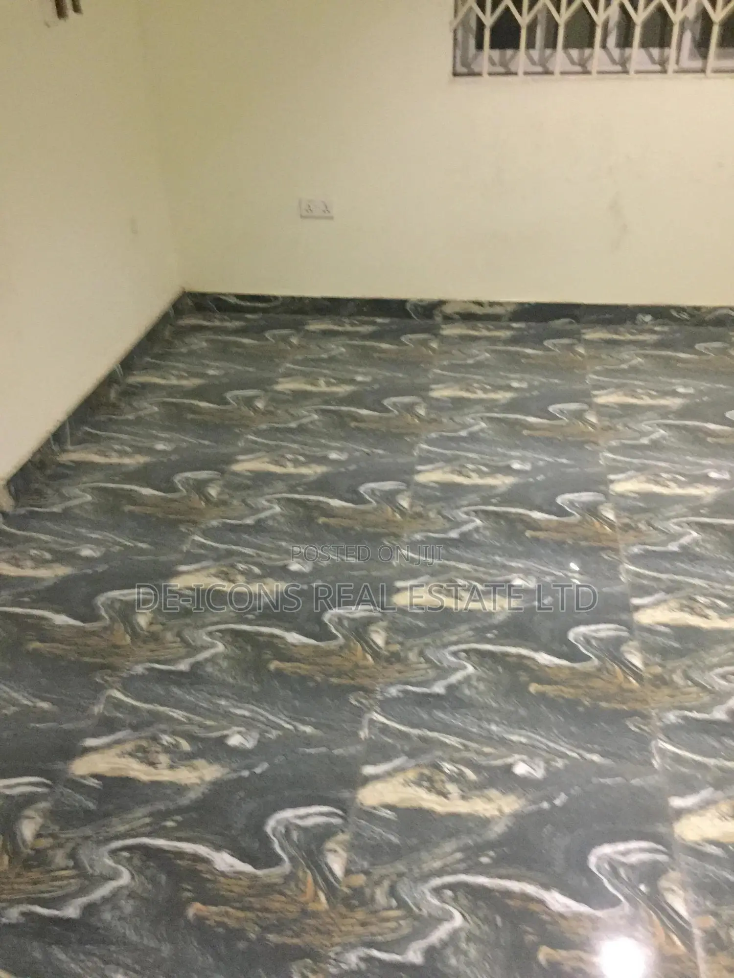 2bdrm Duplex in De- Icons Real, Awutu Senya East Municipal for rent