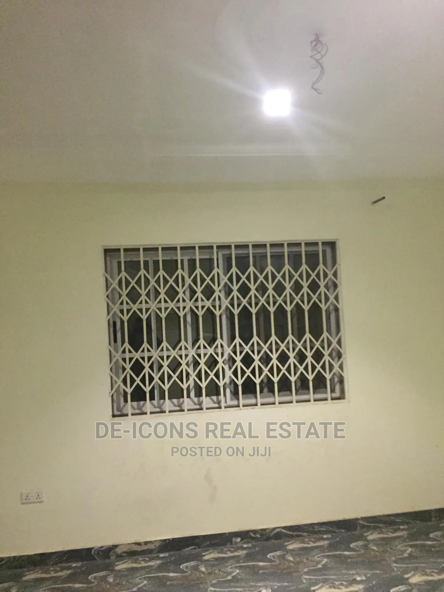 2bdrm Duplex in De- Icons Real, Awutu Senya East Municipal for rent