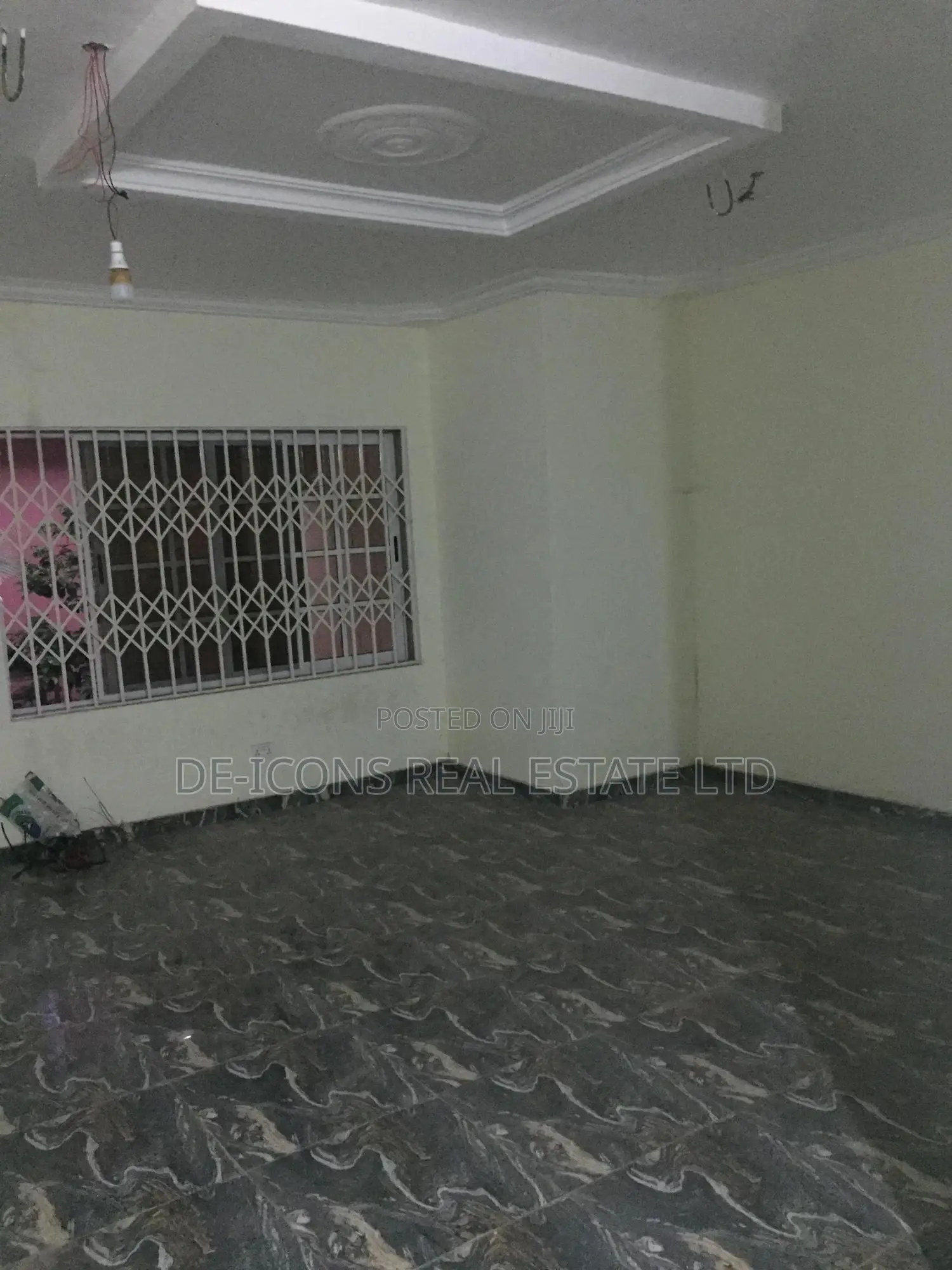 2bdrm Duplex in De- Icons Real, Awutu Senya East Municipal for rent